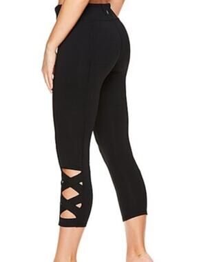 2/$30 Gaiam Yoga Cutout Capri Leggings Black Cropped Size XS